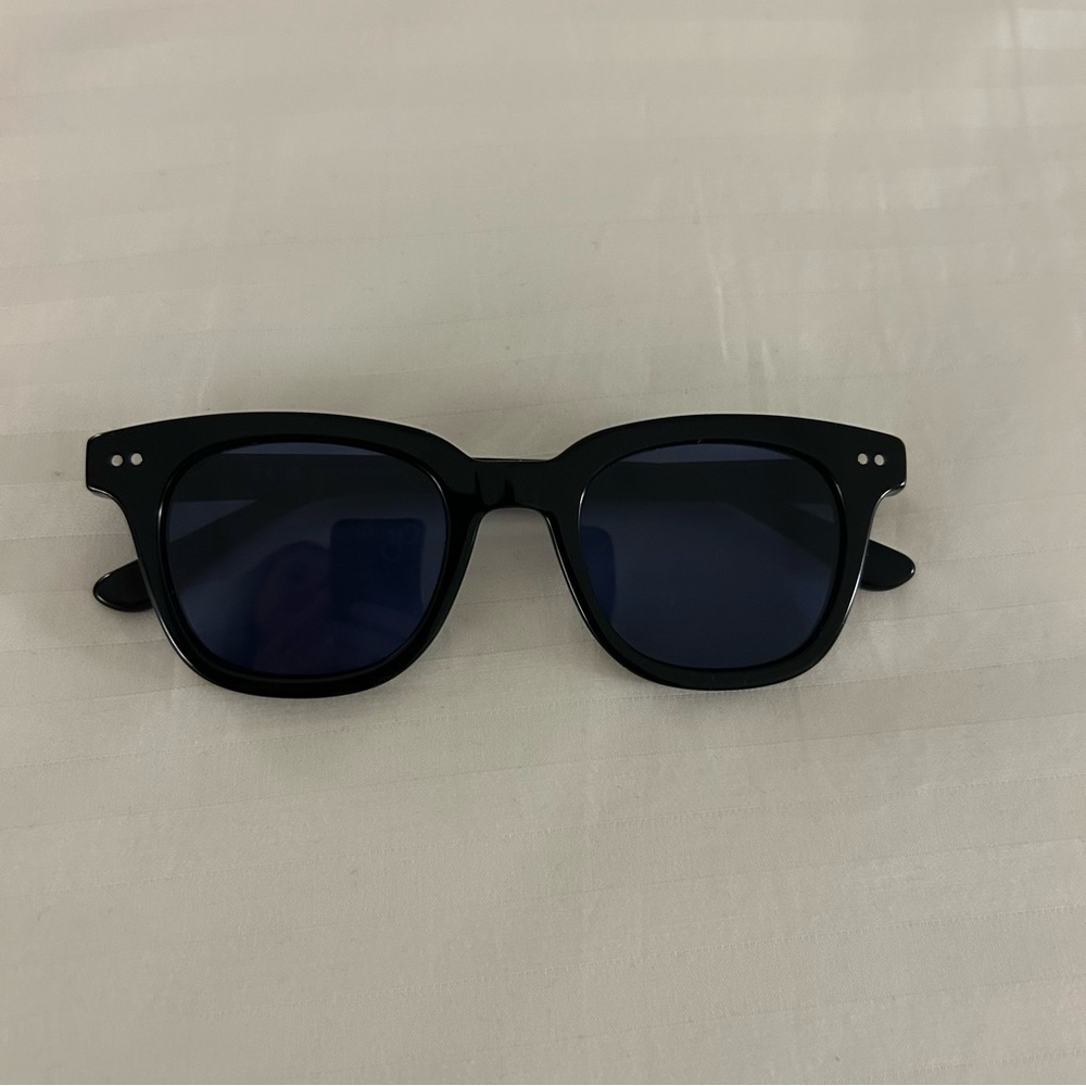 Meller Black sunglasses with Blue lenses
